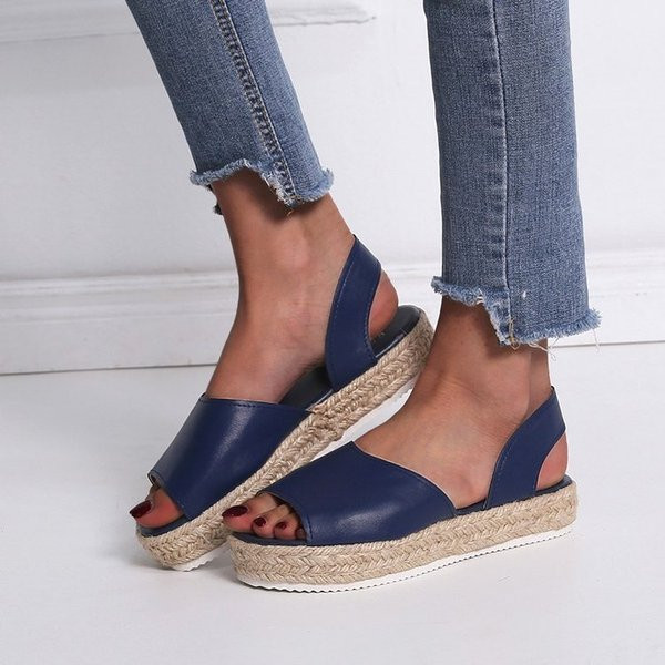 Актуални дамски сандали от еко кожа с висока подметка