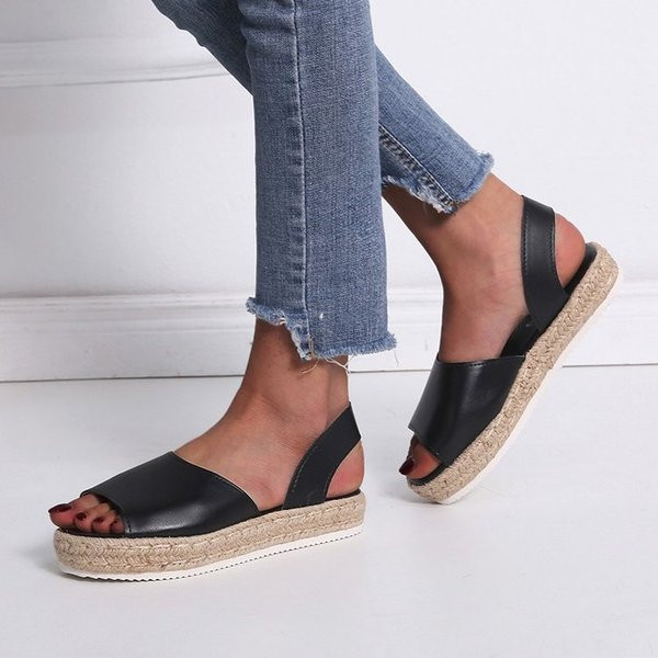 Актуални дамски сандали от еко кожа с висока подметка