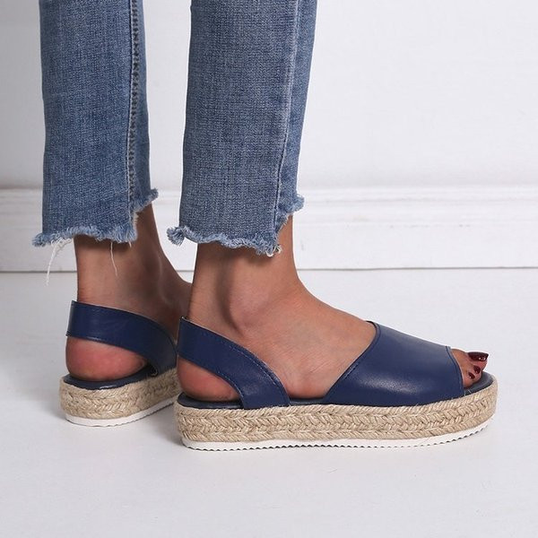 Актуални дамски сандали от еко кожа с висока подметка