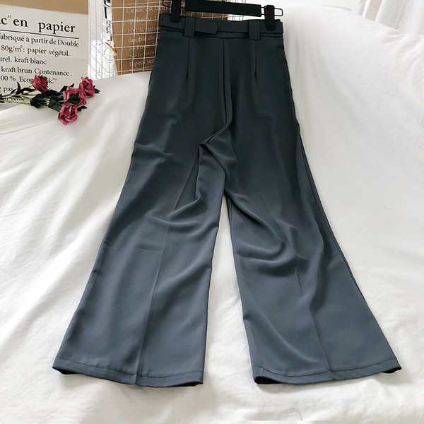 Широк дамски панталон с висока талия и колан 