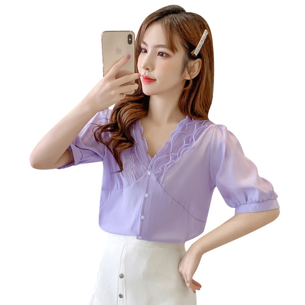 Нов модел дамска риза с V-образно деколте и широки ръкави