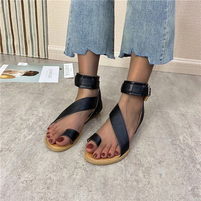 Нов модел дамски сандали от еко кожа с равна подметка