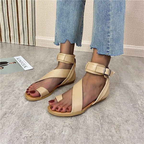 Нов модел дамски сандали от еко кожа с равна подметка