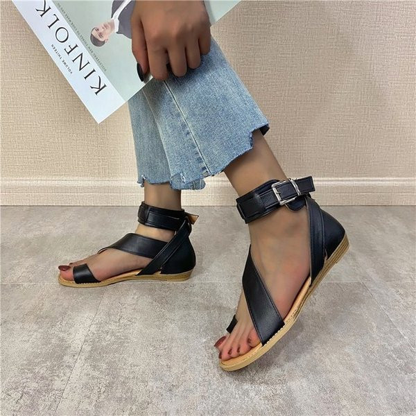 Нов модел дамски сандали от еко кожа с равна подметка