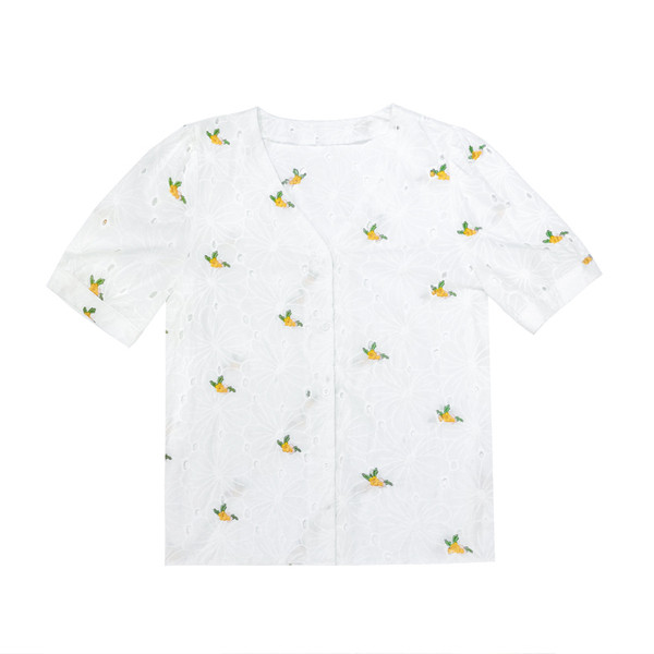 Ежедневна дамска риза с V-образно деколте и бродерия