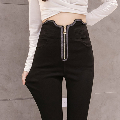Еластичен дамски черен панталон с висока талия и цип 