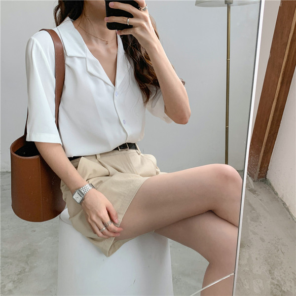 Ежедневна дамска риза широк модел с класическа яка 