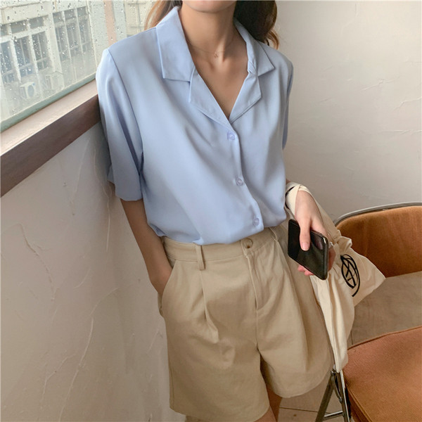 Ежедневна дамска риза широк модел с класическа яка 