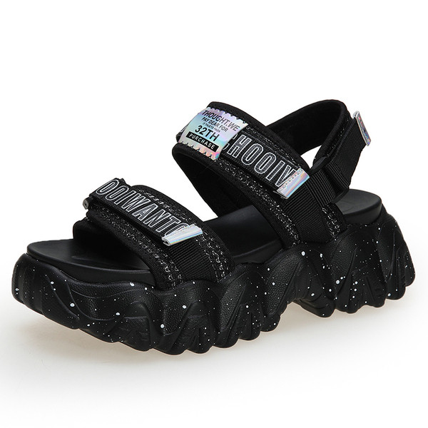 Ženske ležerne sandale s grubim potplatom i natpisima