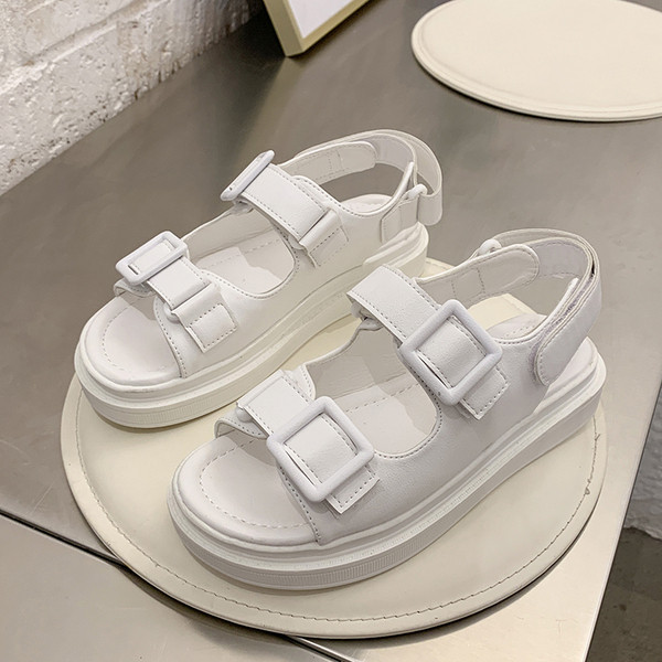 Ženske moderne sandale od eko kože