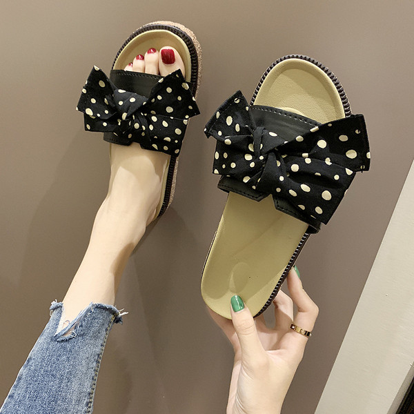 Ženske casual papuče s ravnim potplatom i trakom na točkice