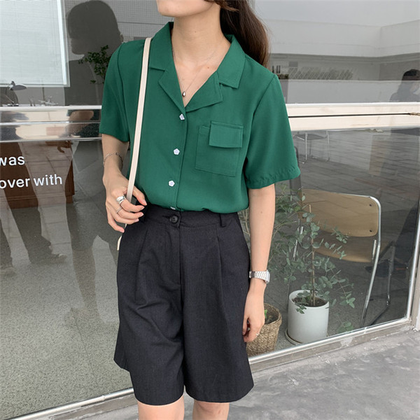 Ženska košulja u retro stilu s džepom i gumbima