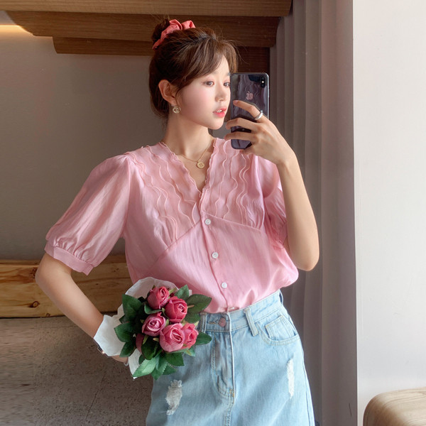 Ženska košulja od šifona s gumbima i špic izrezom