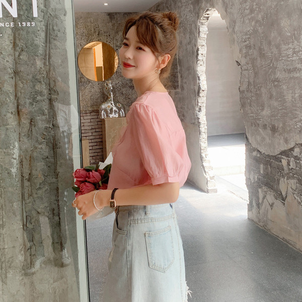 Ženska košulja od šifona s gumbima i špic izrezom