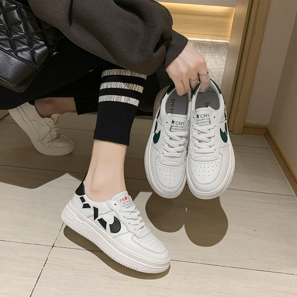 Ženske casual tenisice od eko kože sa ravnim đonom