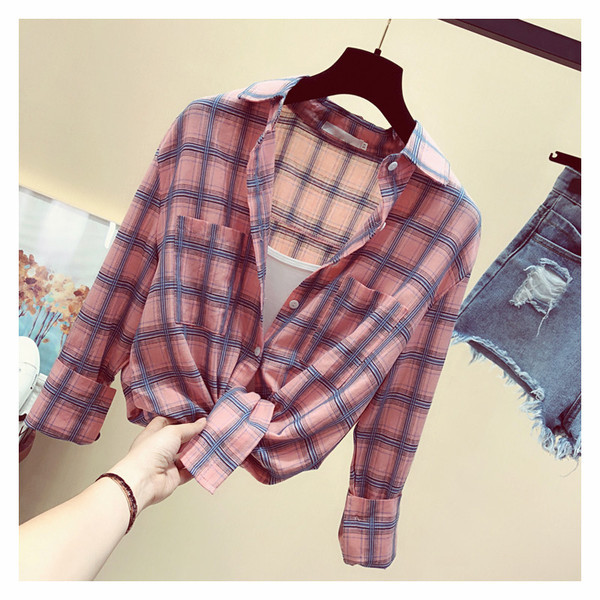 Široki model karirane ženske košulje dugih rukava