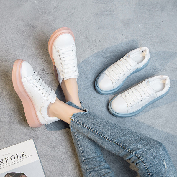 Alkalmi női bőr tornacipő színes talppal