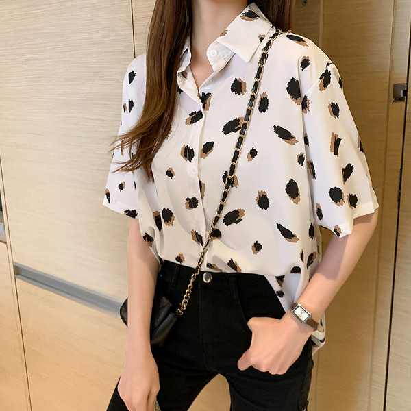 Retro stílusú női ing klasszikus gallérral és 3/4-es ujjakkal