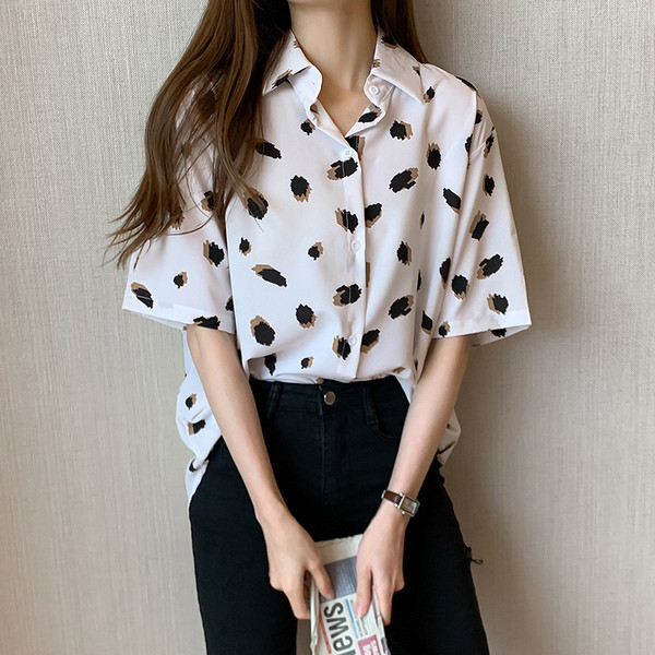 Retro stílusú női ing klasszikus gallérral és 3/4-es ujjakkal