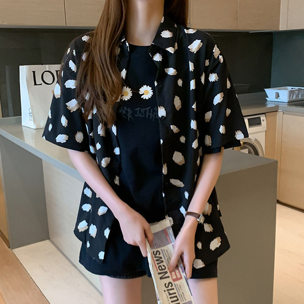 Retro stílusú női ing klasszikus gallérral és 3/4-es ujjakkal