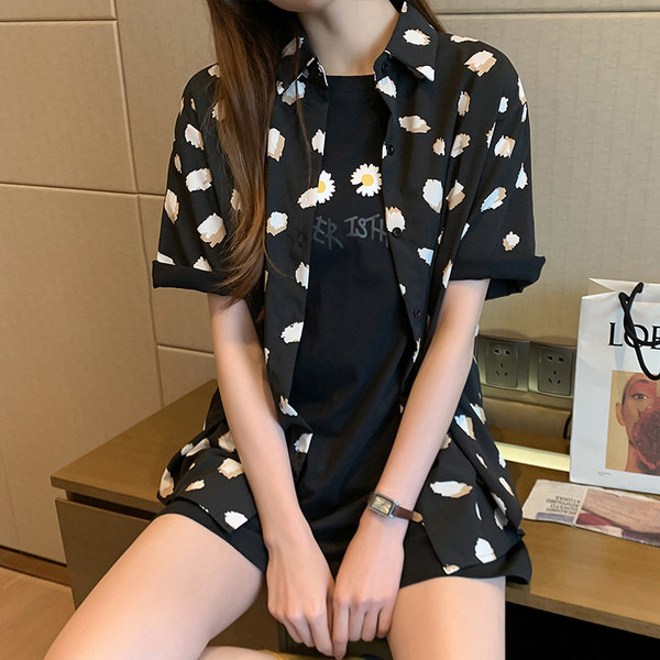 Retro stílusú női ing klasszikus gallérral és 3/4-es ujjakkal