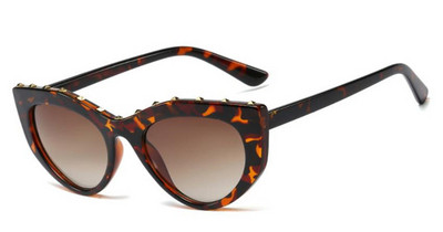 Aktuelne ženske naočale sa metalnim elementima