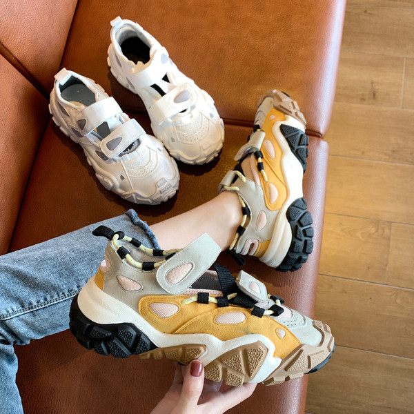 Női tornacipő durva talppal, tépőzárral