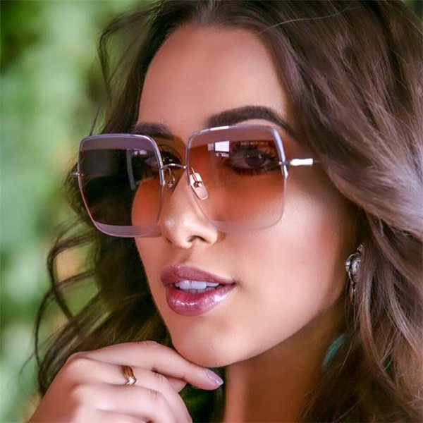 Elegantne ženske naočale četvrtastog oblika