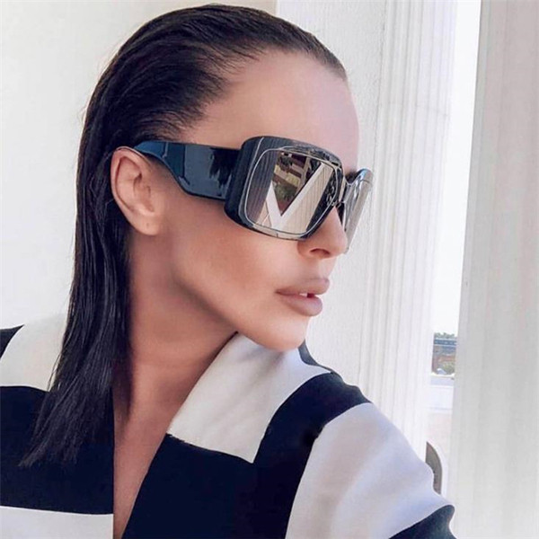 Ležerne ženske sunčane naočale kvadratnog oblika
