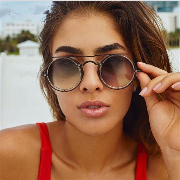 Moderne ženske naočale okruglog oblika i tankih okvira