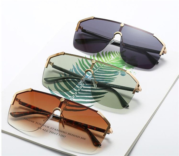 Női alkalmi napszemüveg vékony kerettel