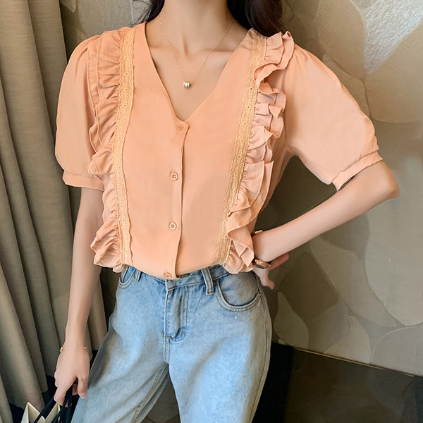 Ženska košulja u retro stilu s V izrezom