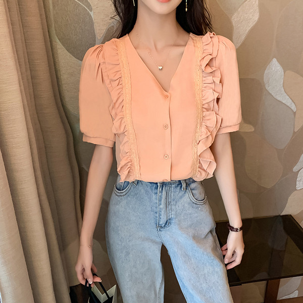 Ženska košulja u retro stilu s V izrezom