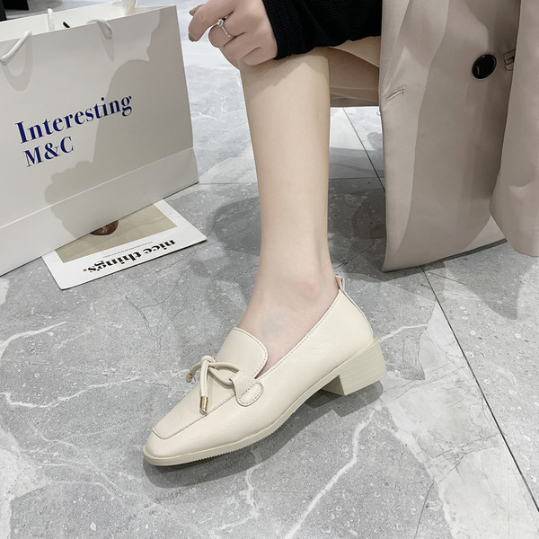 Kožne ženske casual cipele s trakom