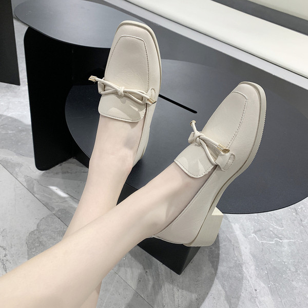 Kožne ženske casual cipele s trakom