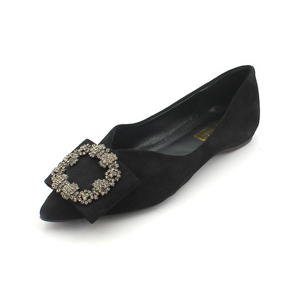 Modern női cipő lapos talpú hegyes modell