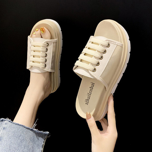 Aktuelne ženske papuče sa platformom i vezicama