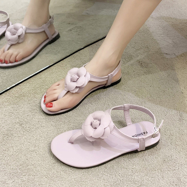 Ležerne ženske sandale preko vrha sa cvijetom