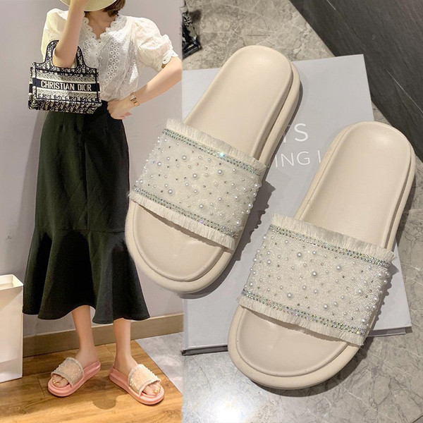 Novi model ženskih papuča sa ravnim đonom i perlicama