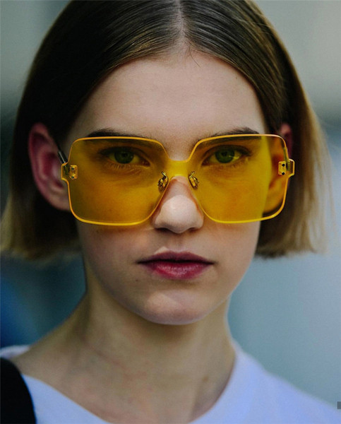 Ležerne ženske sunčane naočale kvadratnog oblika