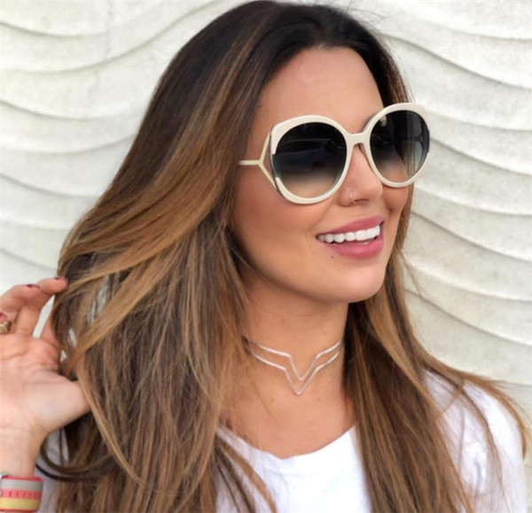 Ležerne ženske naočale okruglog oblika sa tankim okvirima