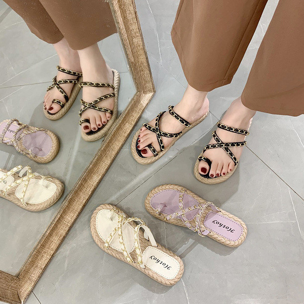 Ležerne ženske papuče s ravnim potplatom i metalnim lancima