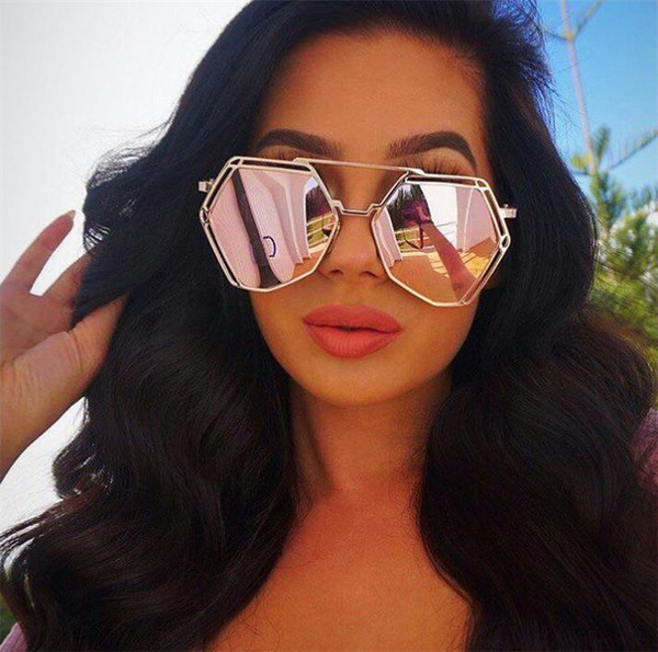 Stílusos női szemüveg vékony kerettel