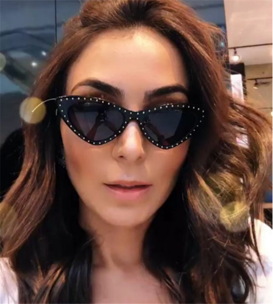 Aktuális női szemüveg díszkövekkel