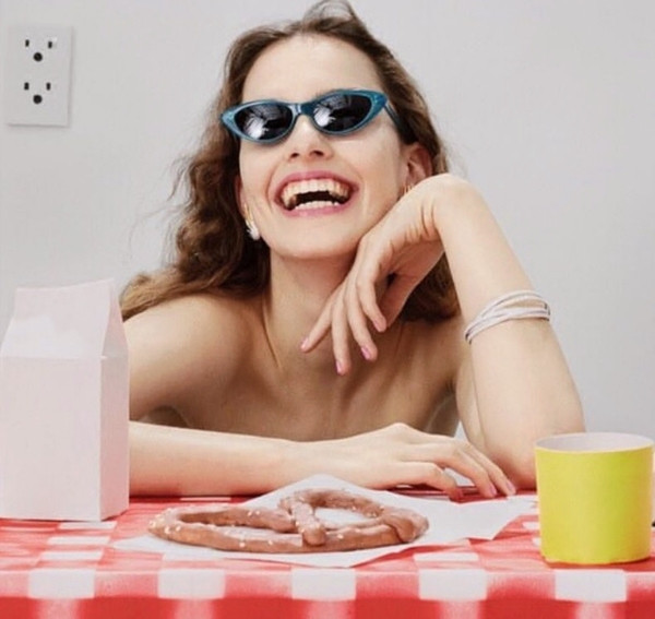 Női aktuális retro napszemüveg