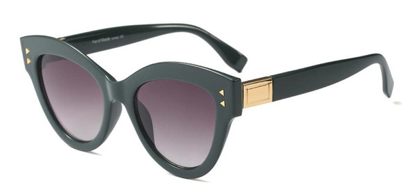 Női alkalmi napszemüveg kerek formában