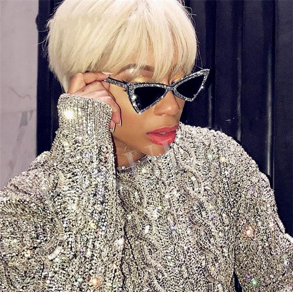 Stílusos női napszemüveg háromszög alakban