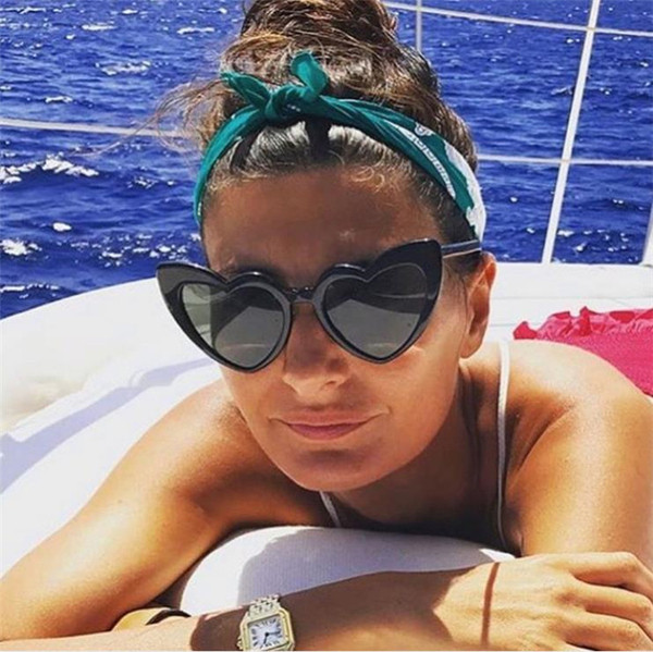 Sieviešu aktuālas sirds formas saulesbrilles