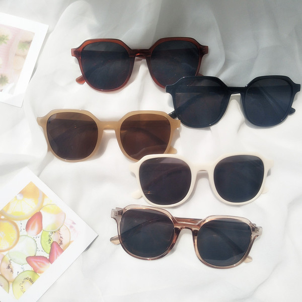 Sieviešu ikdienas saulesbrilles