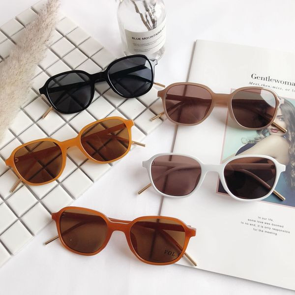 Sieviešu ikdienas saulesbrilles apaļā formā